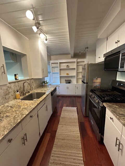 Building Photo - "Charming 3-Bed Sanctuary in Concord with 2 Full Baths - 1350 Sq Ft of Comfort!"
