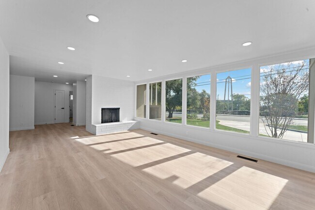 Building Photo - RV/trailer parking