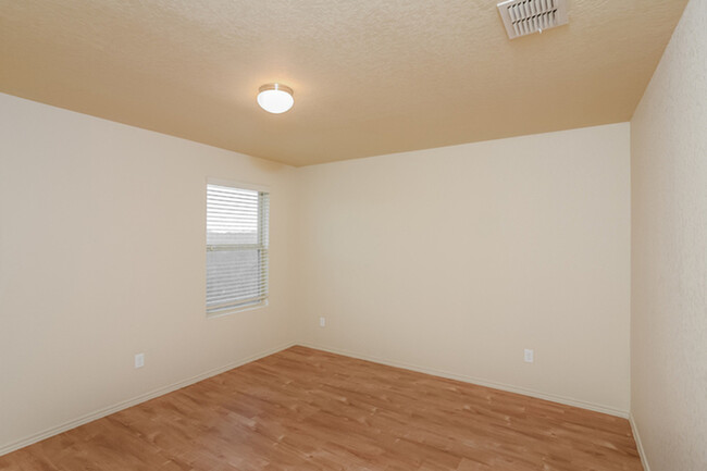 Building Photo - 10607 Goose Way