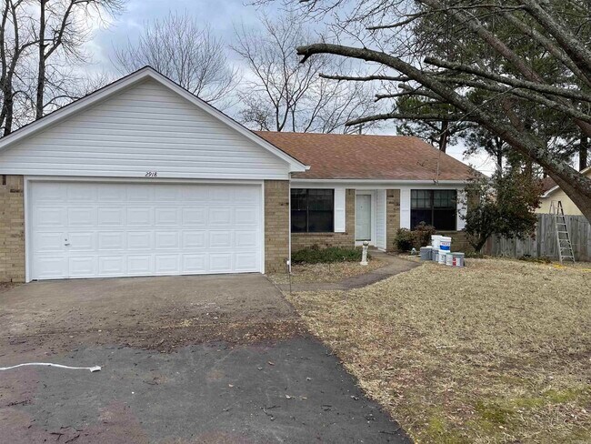 Primary Photo - 2918 Forest Dr