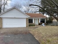 Building Photo - 2918 Forest Dr