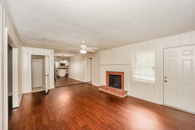 Building Photo - 2599 GA-85