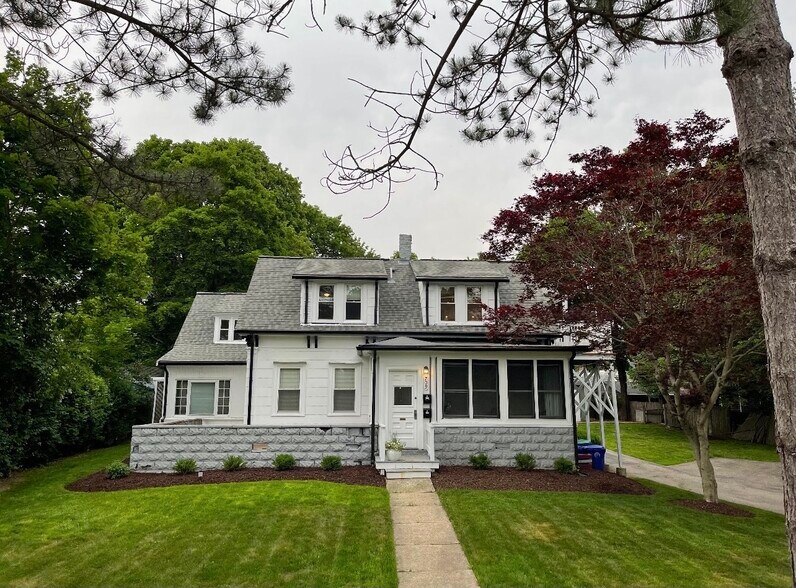 Building Photo - 709 Liberty St