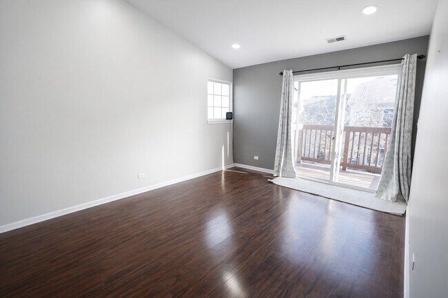 Building Photo - 1084 Park Hill Cir