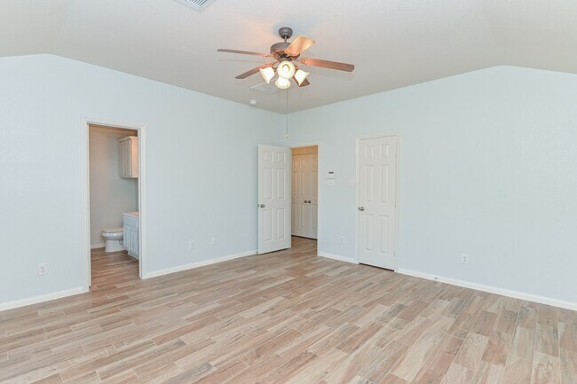 Building Photo - 4022 Mt Everest Way