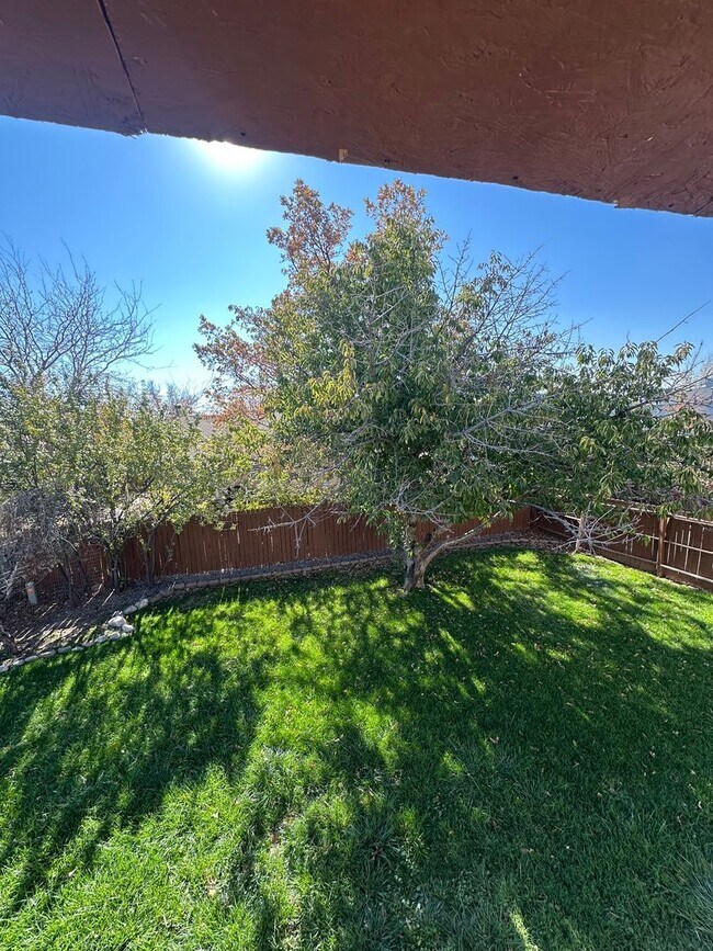 Building Photo - Beautiful 4-Bedroom, 2-Bath Home with Classic Layout and Large Yard