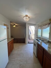 Building Photo - Recently renovated 1 bedroom, 1 bath, 1 parking in Palolo!