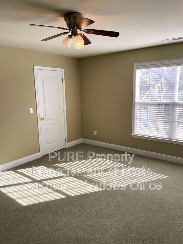 Building Photo - 9504 Lost Key Ct