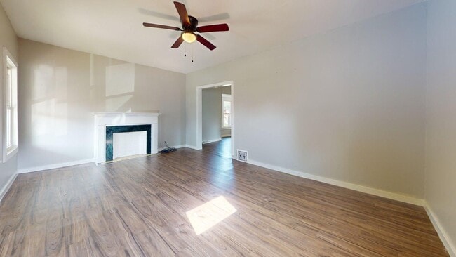 Building Photo - Denison/W.73rd neighborhood - updated 3 be...