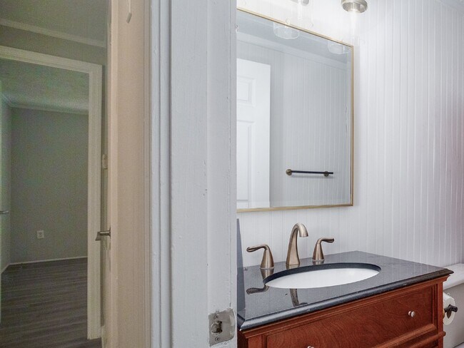 Building Photo - "Charming 3-Bedroom Retreat in Kings Mountain - Cozy 1050 sqft Home!"