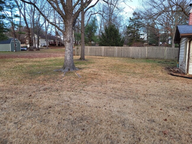 Building Photo - 1305 Whitney Ln