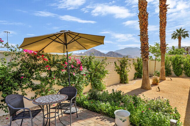 Building Photo - 78825 Vía Ventana