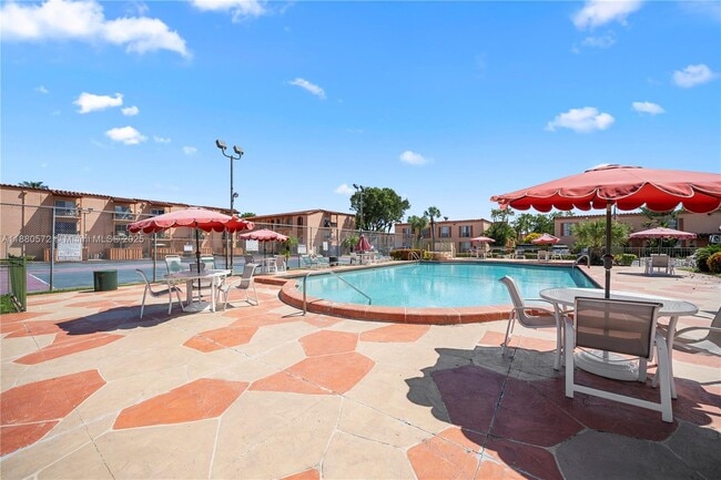 Building Photo - 7105 Miami Lakes Dr