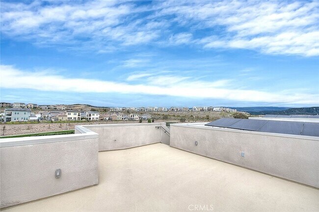 Building Photo - 6 Crown Point Dr