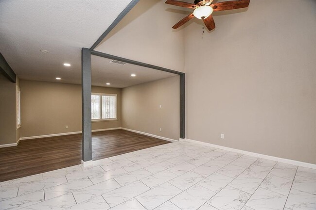 Building Photo - 12569 Wellington Park Dr