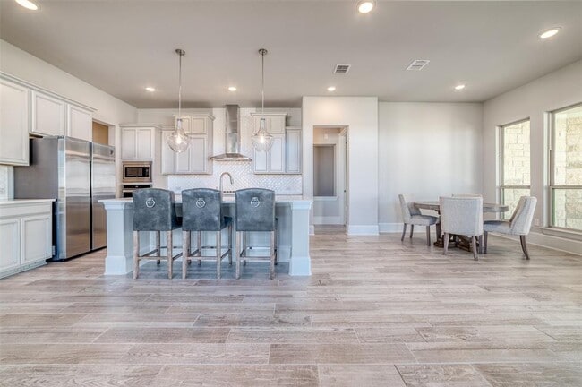 Building Photo - 19500 Summit Glory Trl