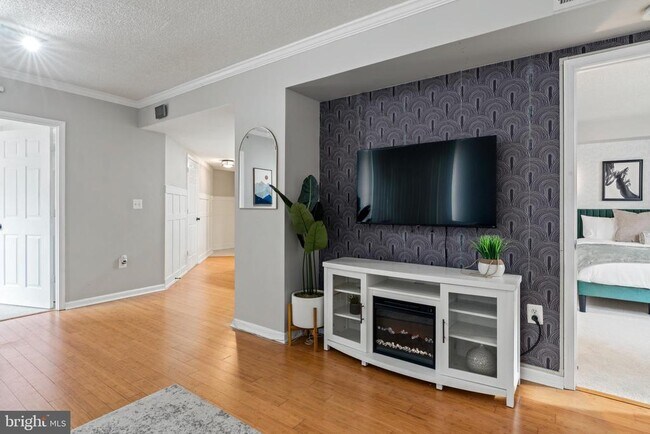 Building Photo - 3835 9th St N