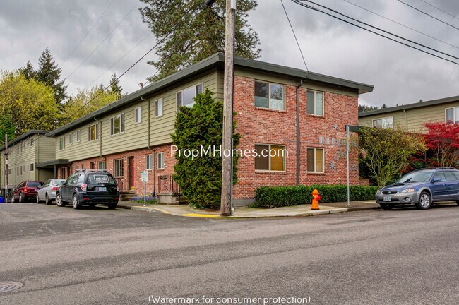 Building Photo - Updated One Bedroom Condo Within Walking D...