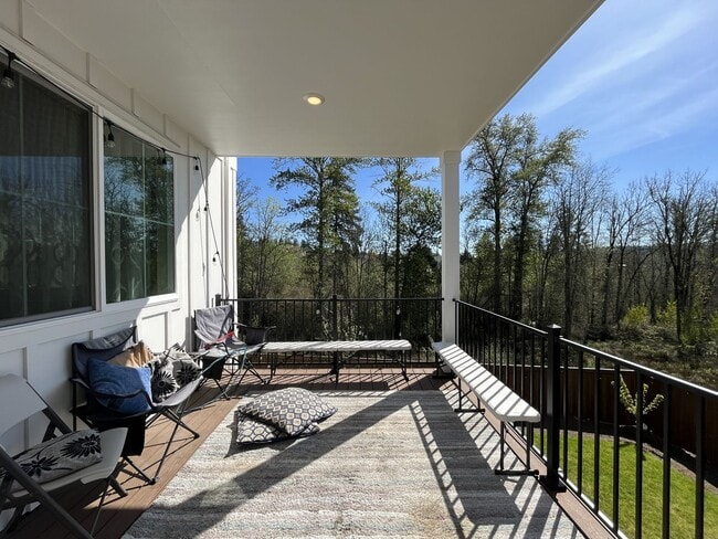 Building Photo - Spacious 5BR Home Near Mountainside High School with Loft, Balcony & Large Kitchen