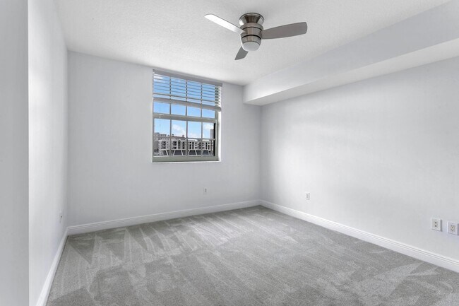 Building Photo - 610 Clematis St