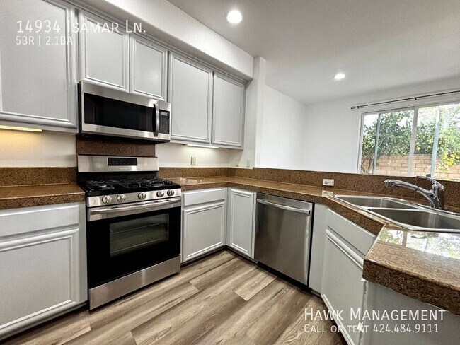 Building Photo - 14934 Isamar Ln