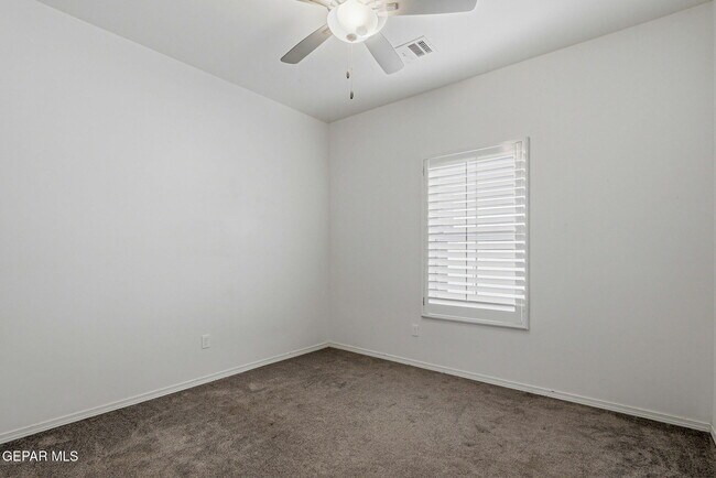Building Photo - 13453 Coldham St