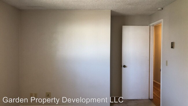 Building Photo - 916 N Forest St