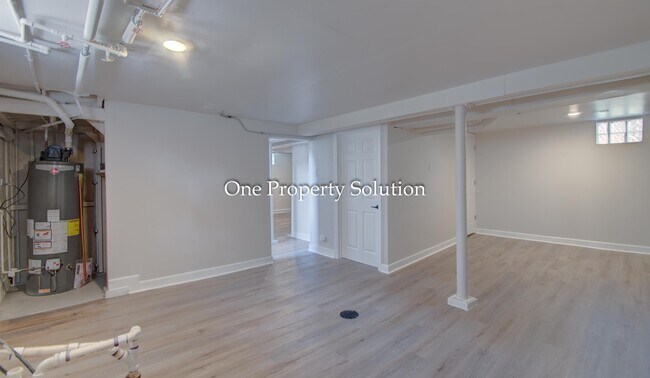 Building Photo - 230 Taft Pl
