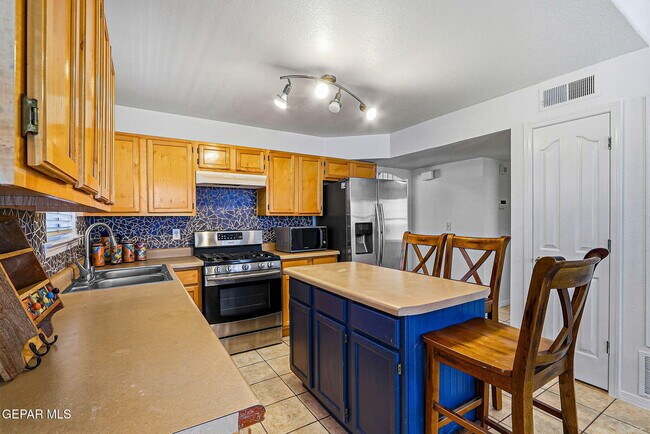 Building Photo - 3749 Leticia St