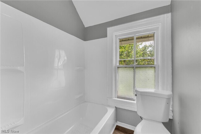 Building Photo - 3271 W 43rd St