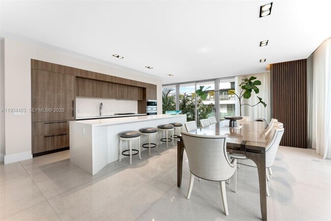 Building Photo - 1 Collins Ave