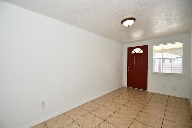Building Photo - 4409 Hershe St