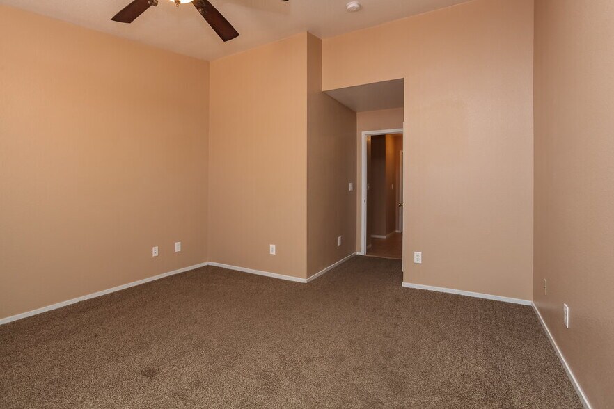 Building Photo - 2920 Meadow Flower Ave