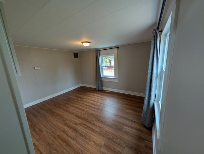 Building Photo - 216 N 9th St