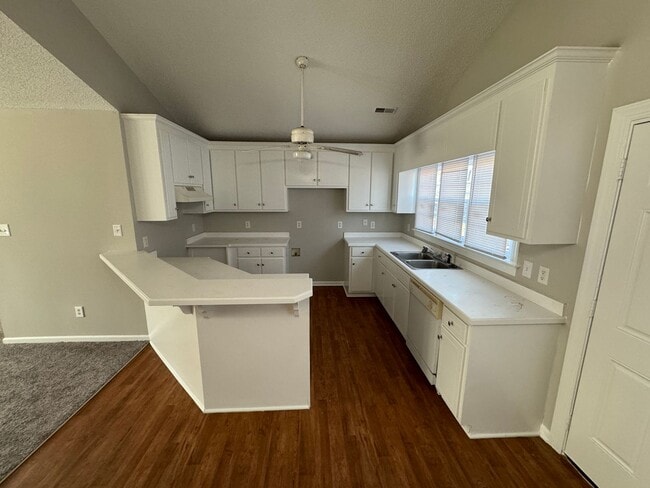 Building Photo - Renovated 3 Bedroom House Near Black Creek...