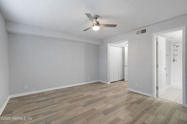 Building Photo - 6655 Bell Tower Ct