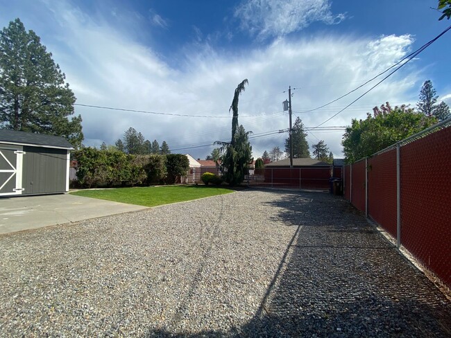 Building Photo - ? Fully Remodeled 1 Bed / 1 Bath Home Near Franklin Park ?