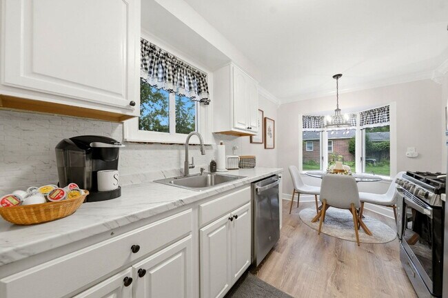 Building Photo - Furnished 3-Bedroom Single-Family Home in Lancaster