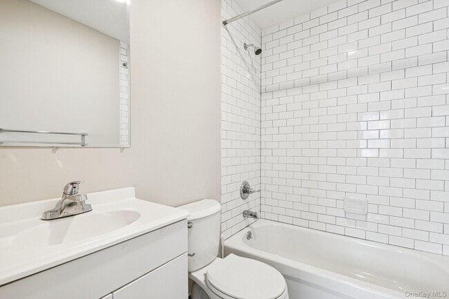 Building Photo - 60 Marwood Rd N