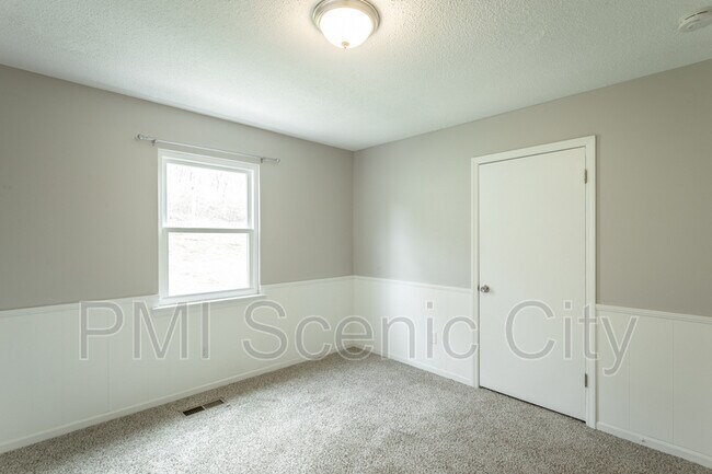 Building Photo - 5907 Browntown Rd