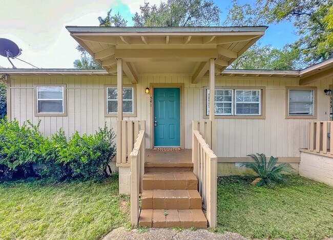 Primary Photo - 541 Okaloosa St
