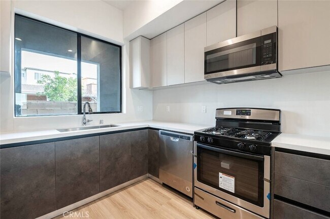 Building Photo - 7341 Valmont St