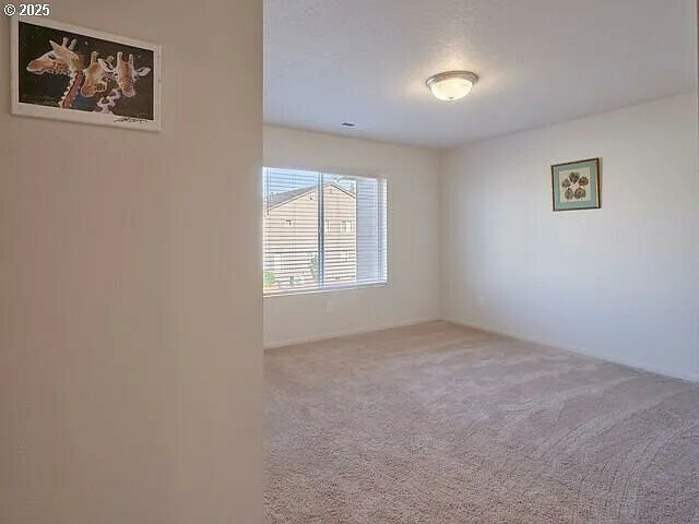 Building Photo - 2135 NE 4 Seasons Ln