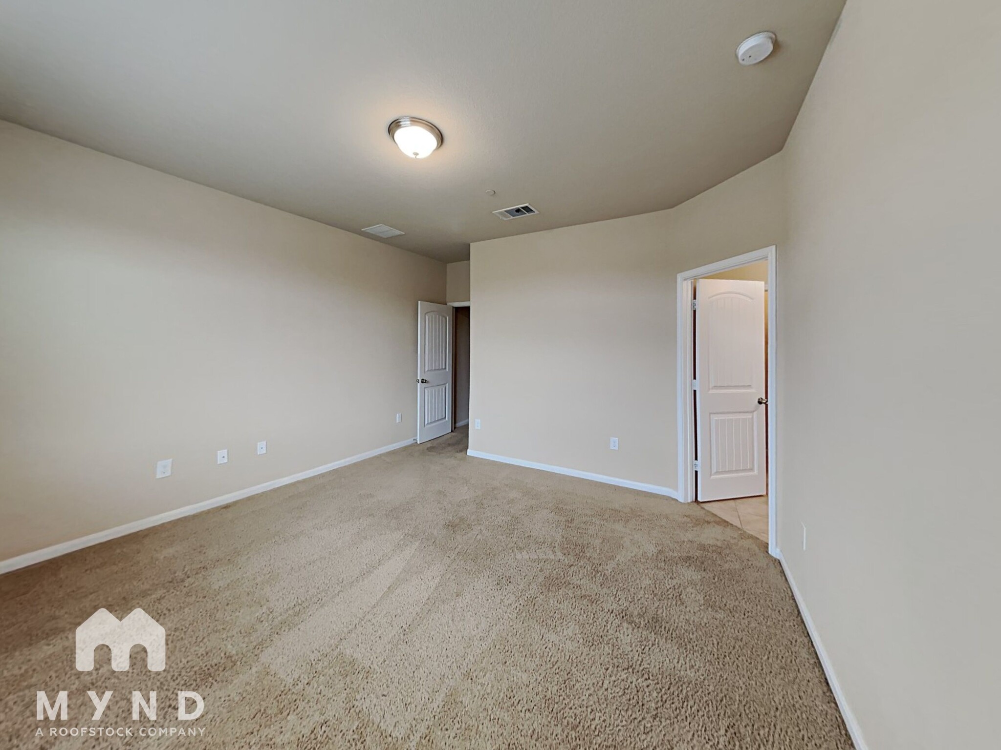 Building Photo - 2880 Donnell Dr