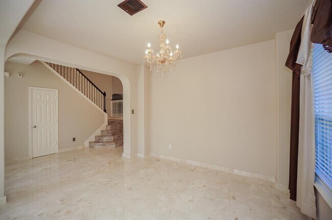 Building Photo - 20718 Sapphire Lake Rd