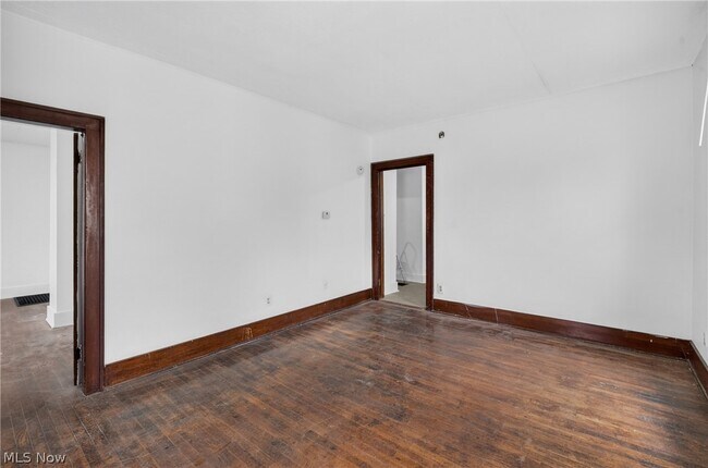 Building Photo - 517 Brown St