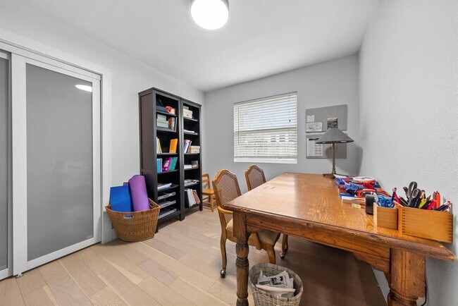 Building Photo - 7901 Seminary Ridge Dr