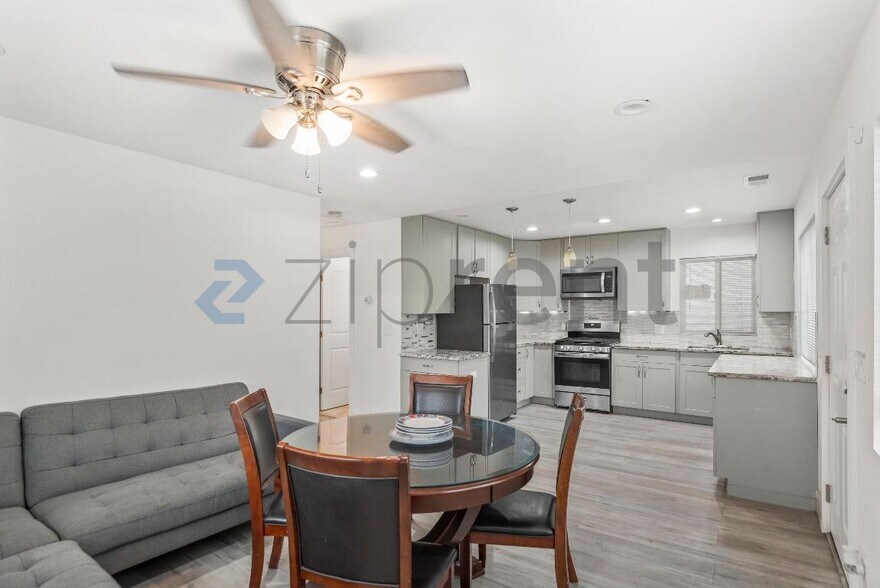 Building Photo - 34497 Salinas Pl