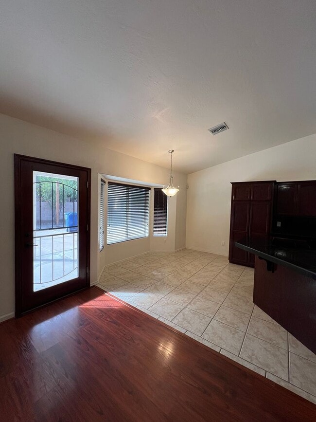 Building Photo - 4 BEDROOM IN BARKLEY RANCH!