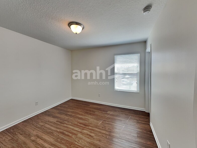 Building Photo - 221 W Jayce Wy